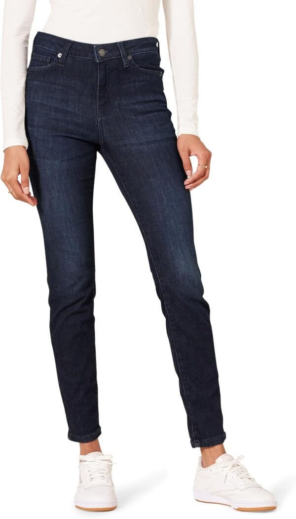 Amazon Essentials Women's Standard New Skinny Jean