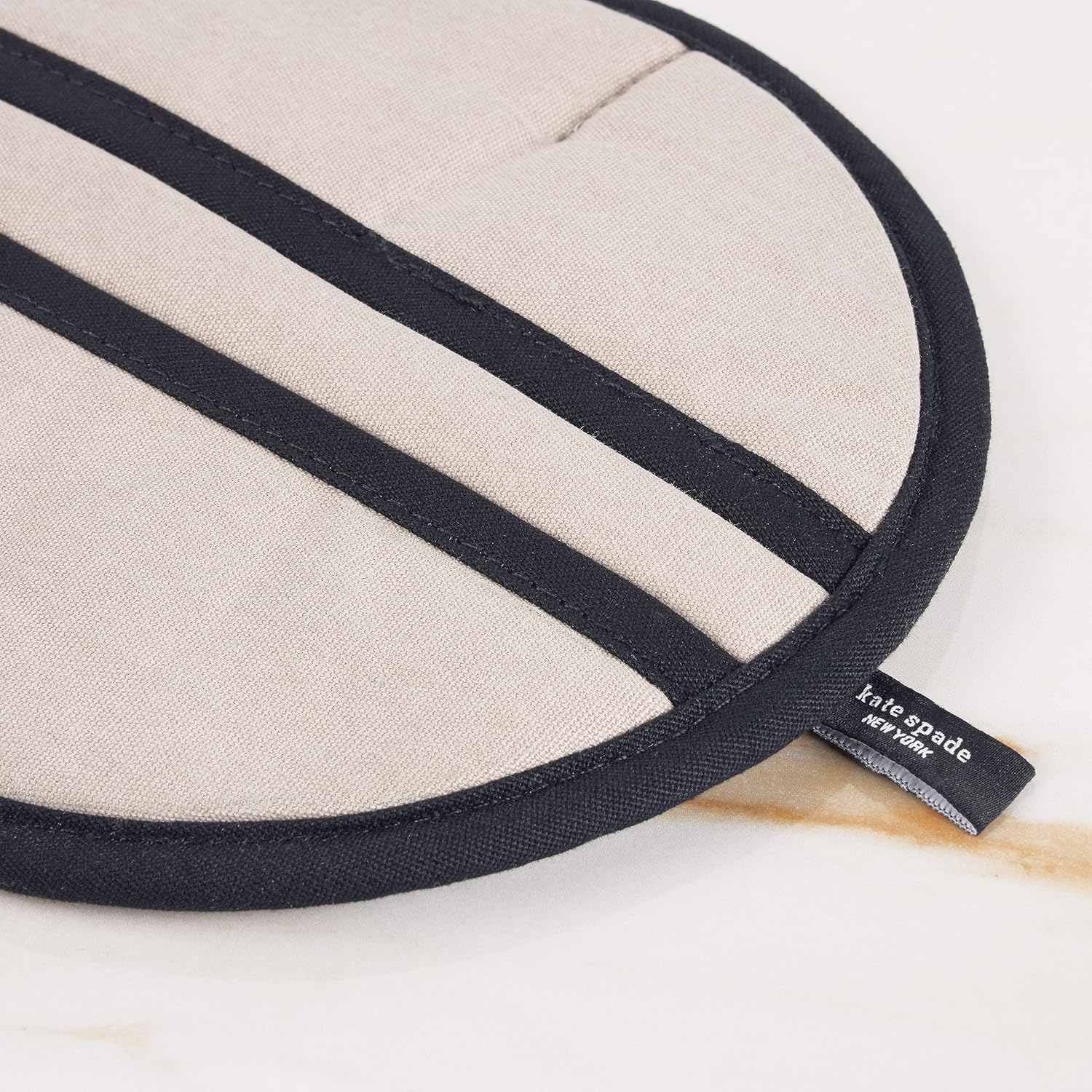 Kate Spade New York Joy Dot Oven Mitt & Pot Grabber 2-Pack Set, 7" x 13", 8" Round, Black/Beige - Image 8