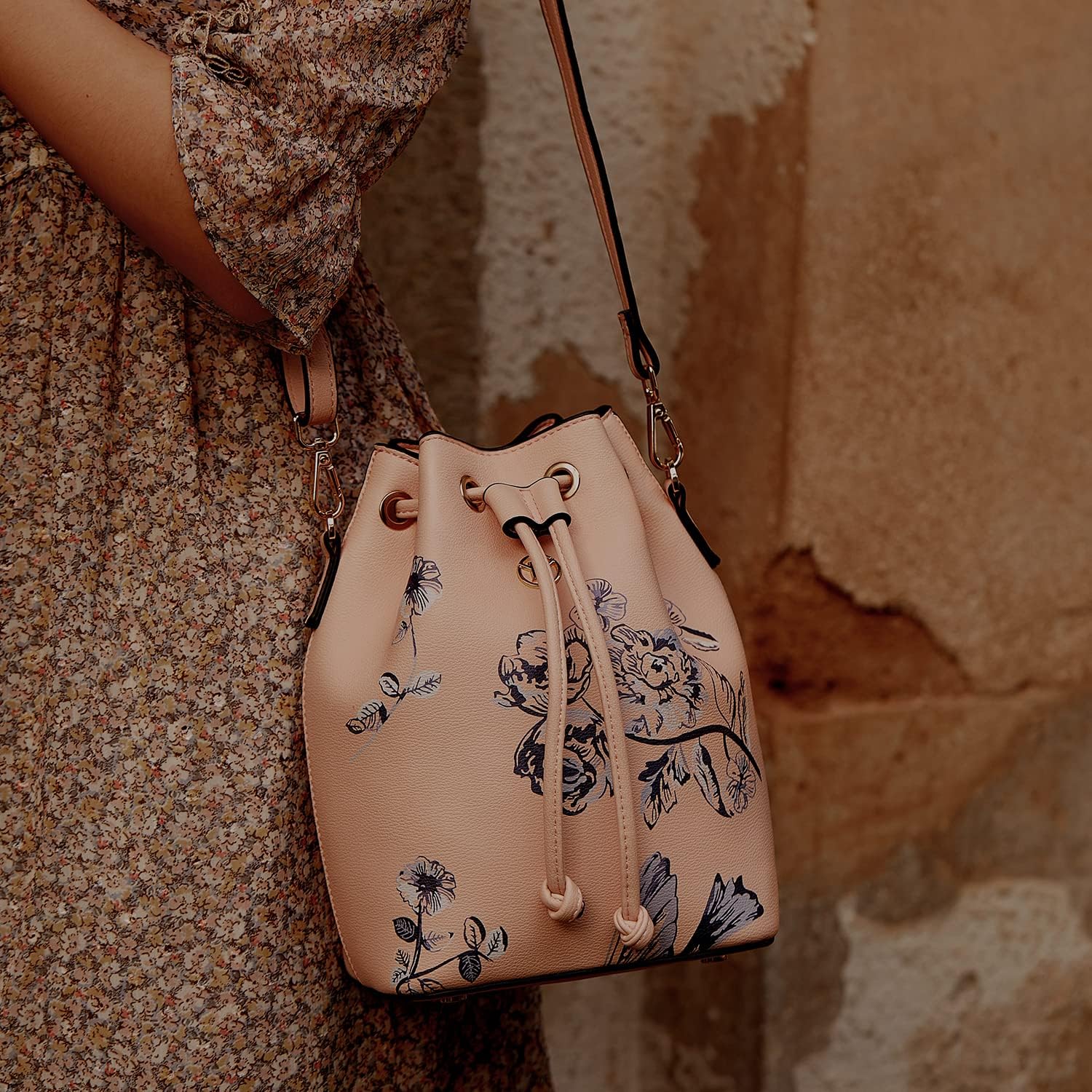 VICTORIA HYDE Bucket Bag Ladies Tote Bag for Women 2-Ways Shoulder Bag Drawstring Backpack with Flowers Printing - Image 3