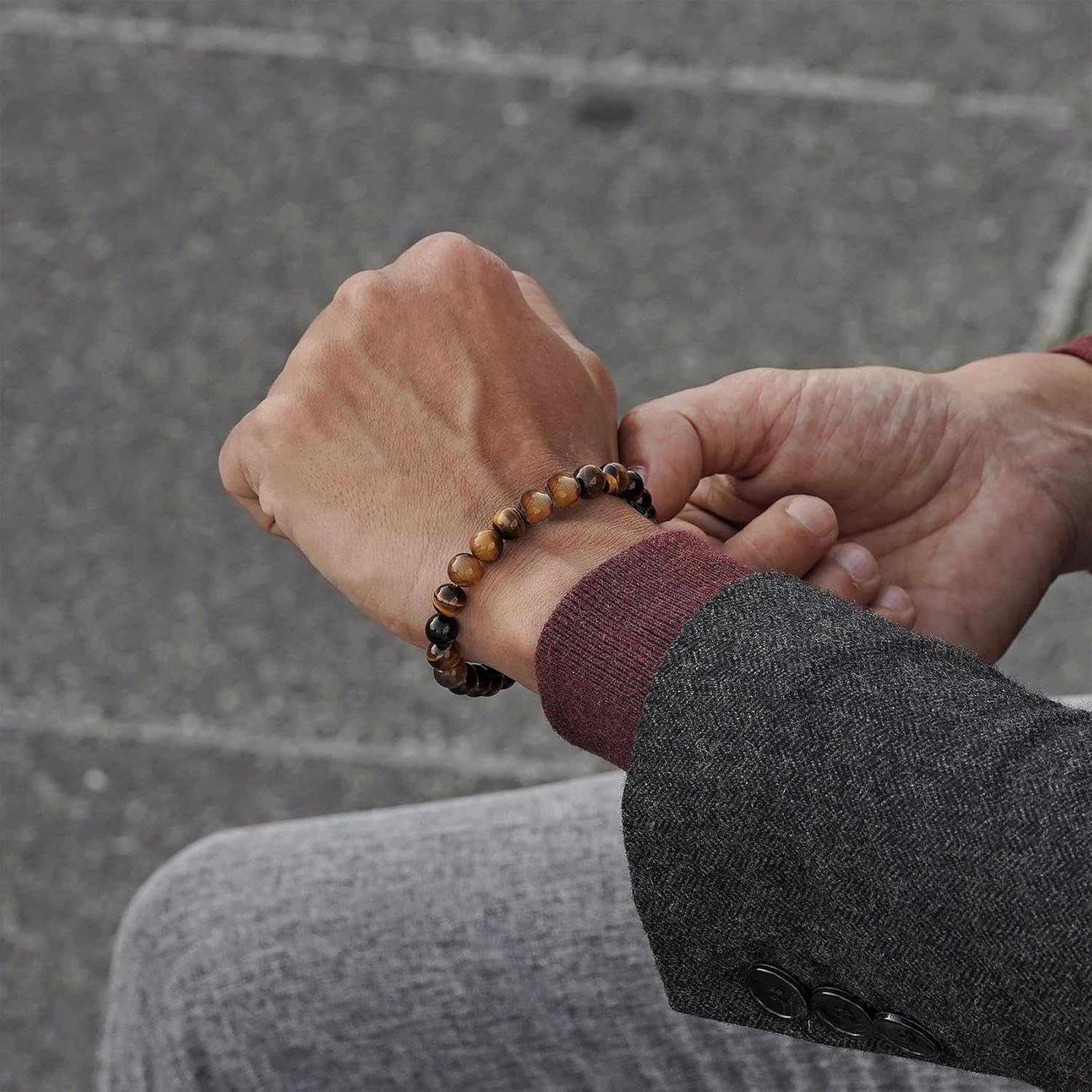 Hipwope 4Pcs Men Bracelet Set Tigers Eye Bracelet Lava Rock Bracelets Moonstone Bracelet Blue Beaded Bracelet Obsidian Bracelet Men/Women Can Wear Summer Bracelets Charm Bracelets for Women - Image 6