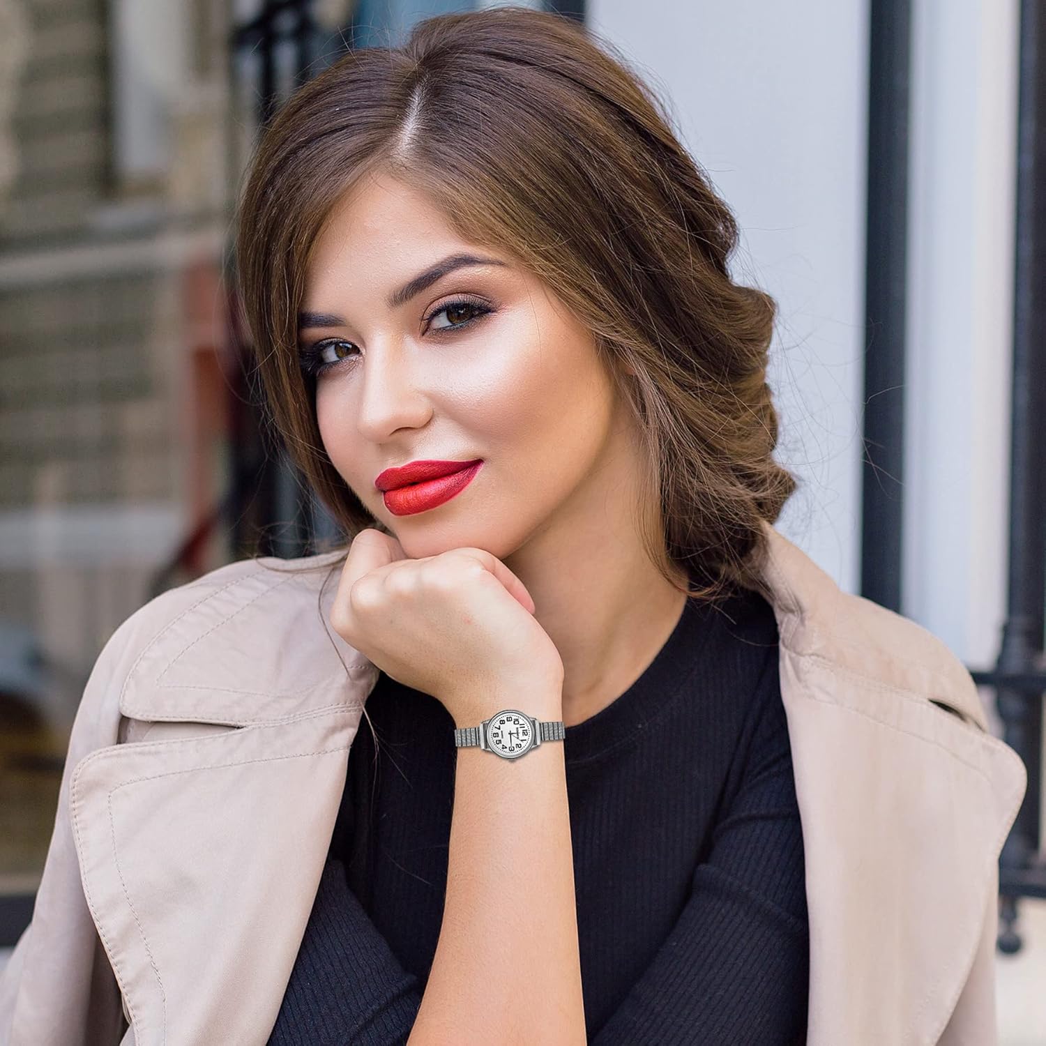 JewelryWe Women's Easy Reader Analog Watch Gold Silver Plated Elastic Band Wristwatch for Valentines Day - Image 4