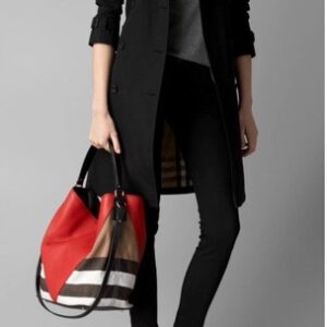 Nearly new Burberry Small Lola quilted leather camera bag – Black