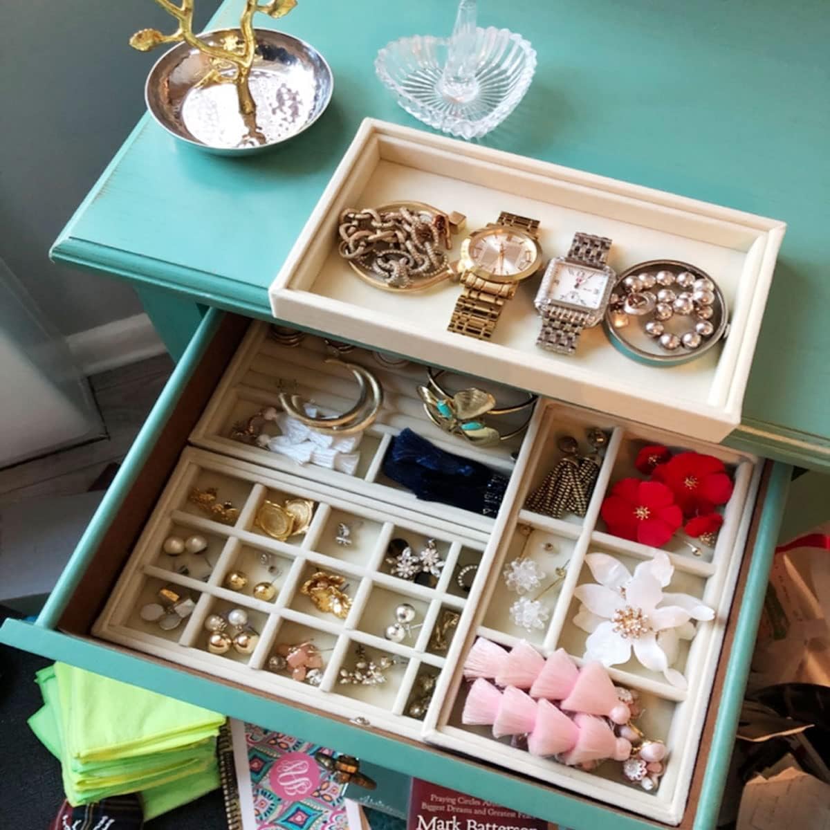 MINGRI Jewelry Organizer Trays,Earring Holder Tray Stackable Velvet Drawer Organizer Tray for Necklace,Ring,Bracelet Brooch Watch,Jewelry Storage Display Case Insert for Women Girls Set of 4 (Beige) - Image 6