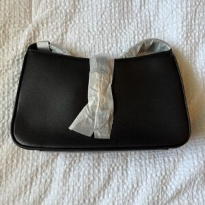 Saint Laurent Women’s Le 5 A 7 Calf Leather Shoulder Bag