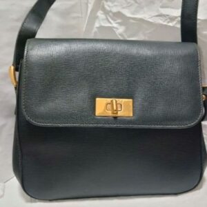 GUCCI Vintage Flap Shoulder Bag Leather Black Gold Hardware Logo From Japan