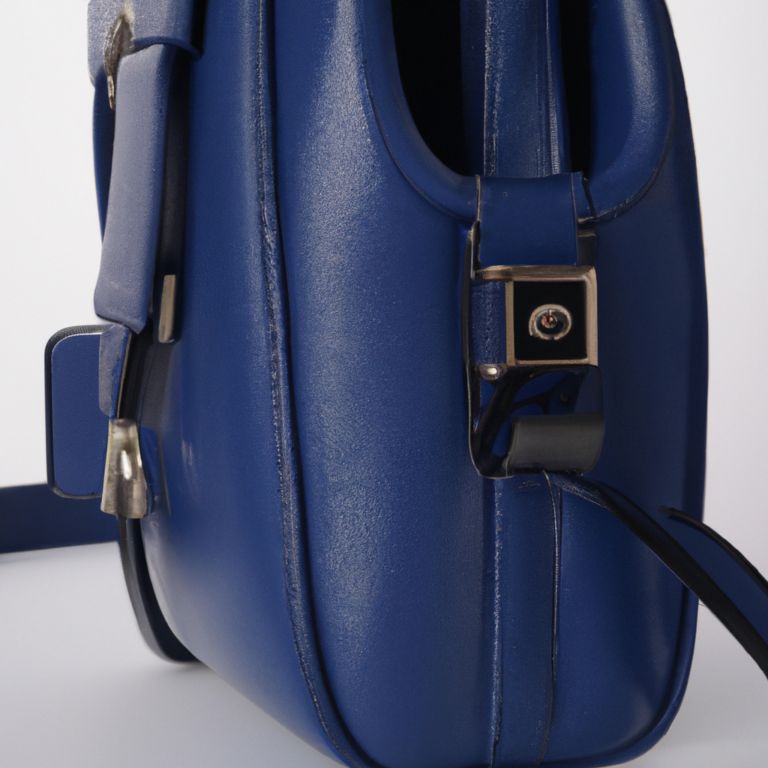 Review: Loewe Elephant Leather Shoulder bag Blue