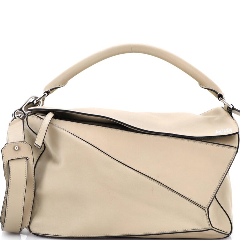 Review: LOEWE Anagram Tote Bag Leather Black Gold Auth BA7376…