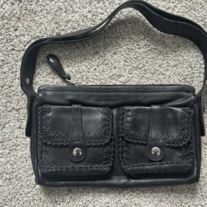Auth Chloe Black Leather Shoulder Bag With Front Pockets