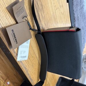Burberry Carter Messenger Bag Black 8036544 BRAND NEW WITH TAGS $1,290MSRP