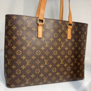Louis Vuitton Monogram Canvas Shoulder Bag Zip Closure